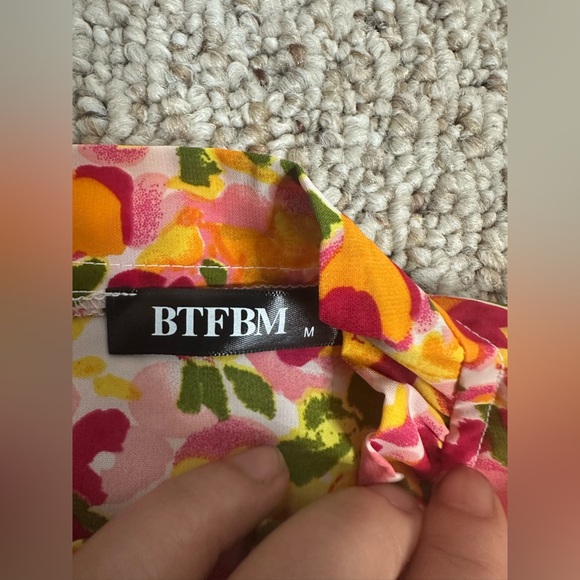 BTFBM Ruffled Puff Sleeve Blouse size M - Picture 8 of 10